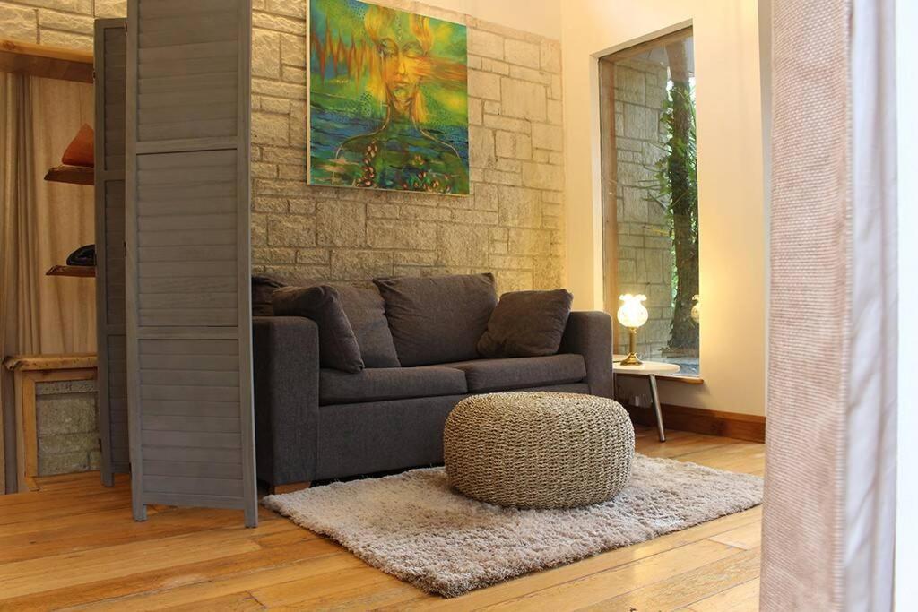 Peaceful & Central Self Contained 1 Bedroom House Глостънбъри Екстериор снимка